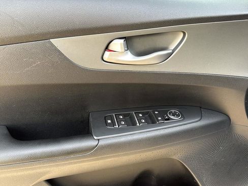 Used 2020 Kia Forte LXS image 5