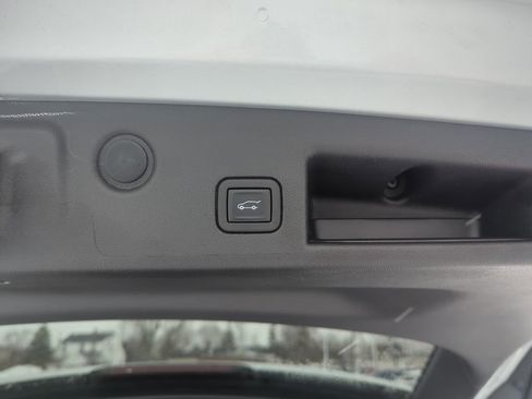 Certified 2021 Chevrolet Equinox LT image 13