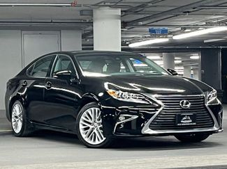 Used 2018 Lexus ES 350 w/ Luxury Package w/Wood Trim video 2