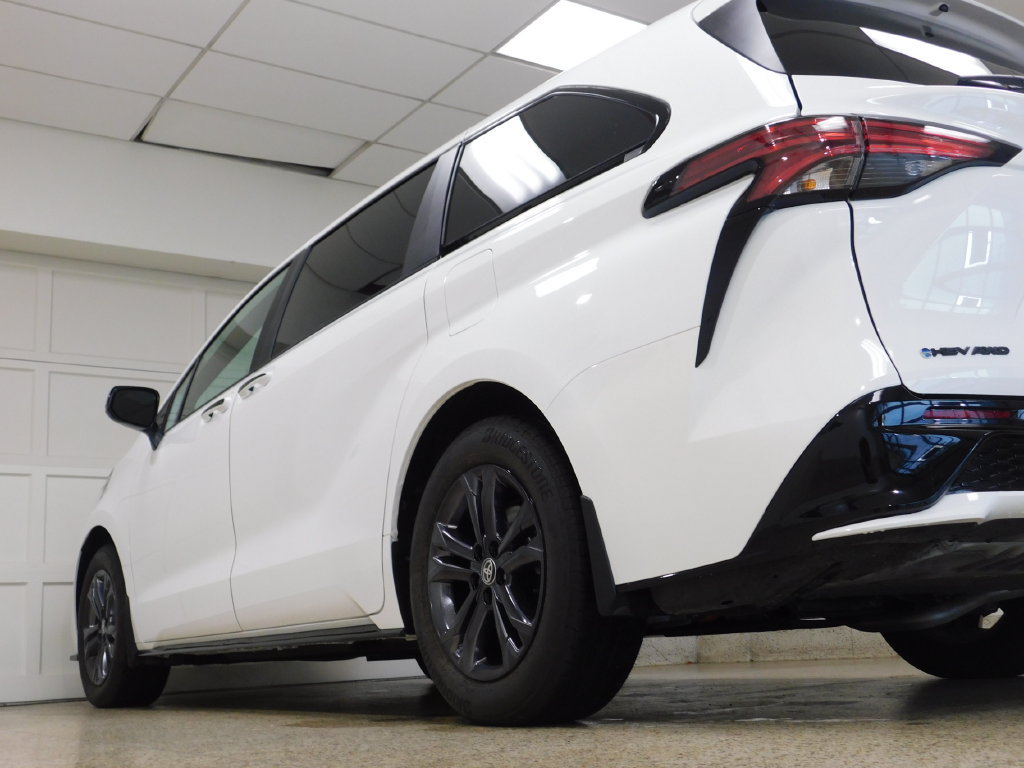 Used 2026 Toyota Sienna XSE AWD/4WD image 54