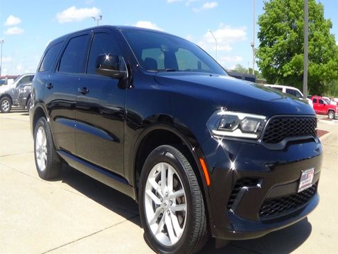 Certified 2025 Dodge Durango GT w/ Trailer Tow Group IV AWD/4WD image 4