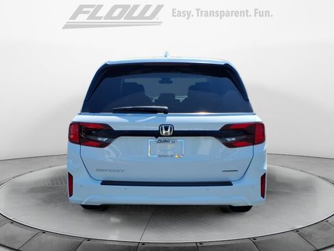 New 2026 Honda Odyssey Touring image 6