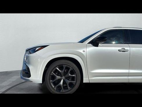 New 2026 Lexus TX 500h AWD image 17