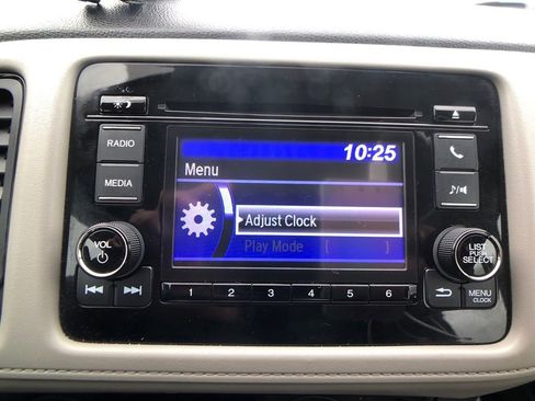 Used 2022 Honda HR-V LX image 24