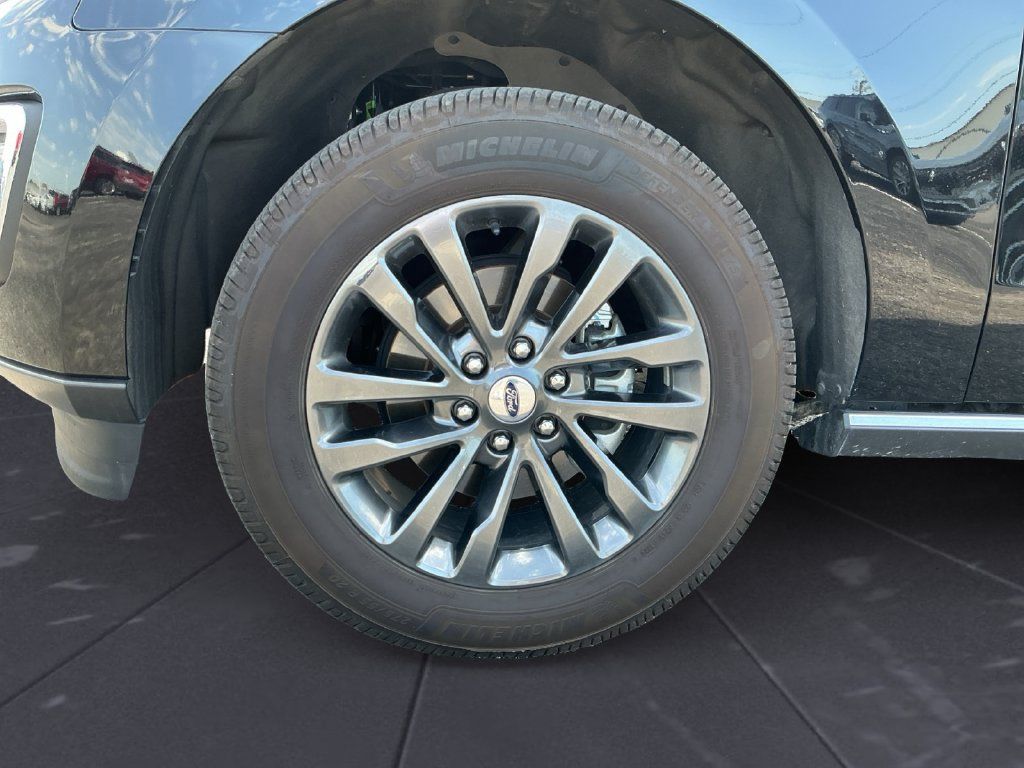 Used 2021 Ford Expedition Limited AWD/4WD image 14