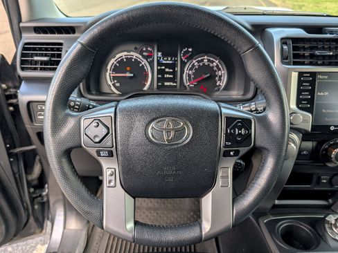 Used 2022 Toyota 4Runner TRD Sport w/ Technology Package AWD/4WD image 17