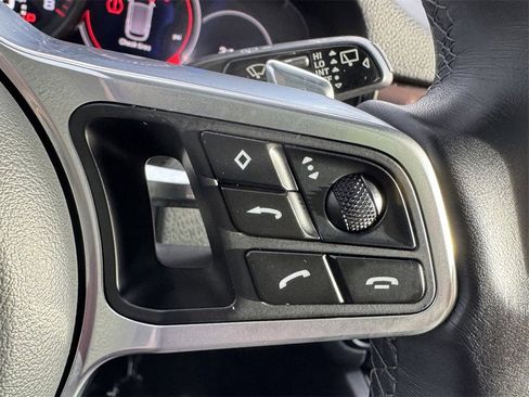 Used 2023 Porsche Cayenne Platinum Edition image 25