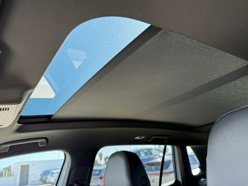 New 2026 Volkswagen Tiguan SE R-Line FWD image 15