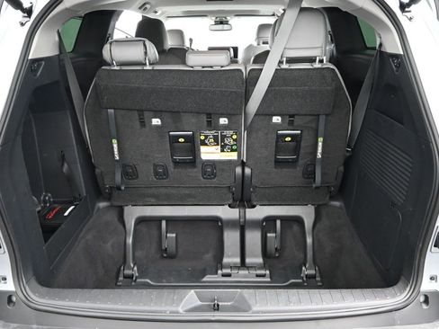 Used 2025 Toyota Sienna XLE image 11