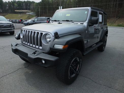 Used 2018 Jeep Wrangler Unlimited Sport S AWD/4WD image 7