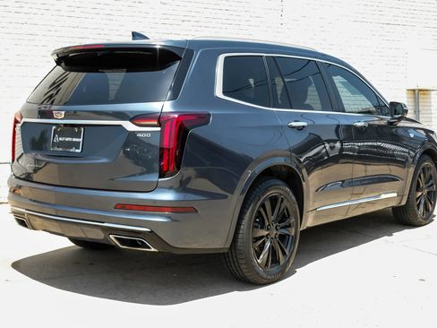Used 2020 Cadillac XT6 Premium Luxury FWD image 8
