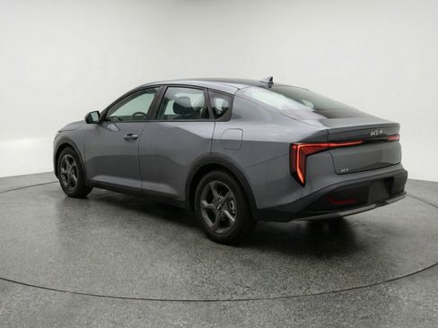Used 2025 Kia K4 LXS image 6
