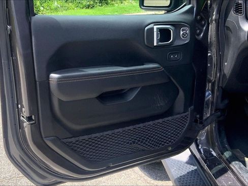 Used 2021 Jeep Wrangler Unlimited Sahara AWD/4WD image 25