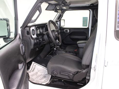 Used 2024 Jeep Wrangler Sport S image 19