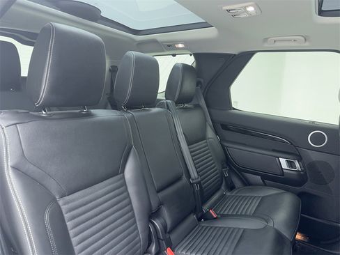 Used 2024 Land Rover Discovery S image 49