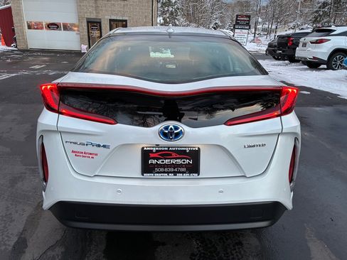 Used 2022 Toyota Prius Prime Limited image 7