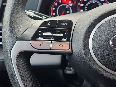 Used 2023 Hyundai Elantra SEL image 13