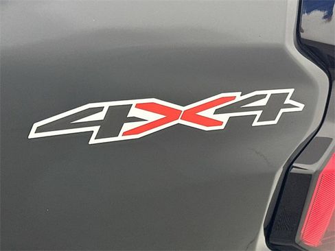 Used 2024 Chevrolet Colorado LT w/ LT Convenience Package II image 27