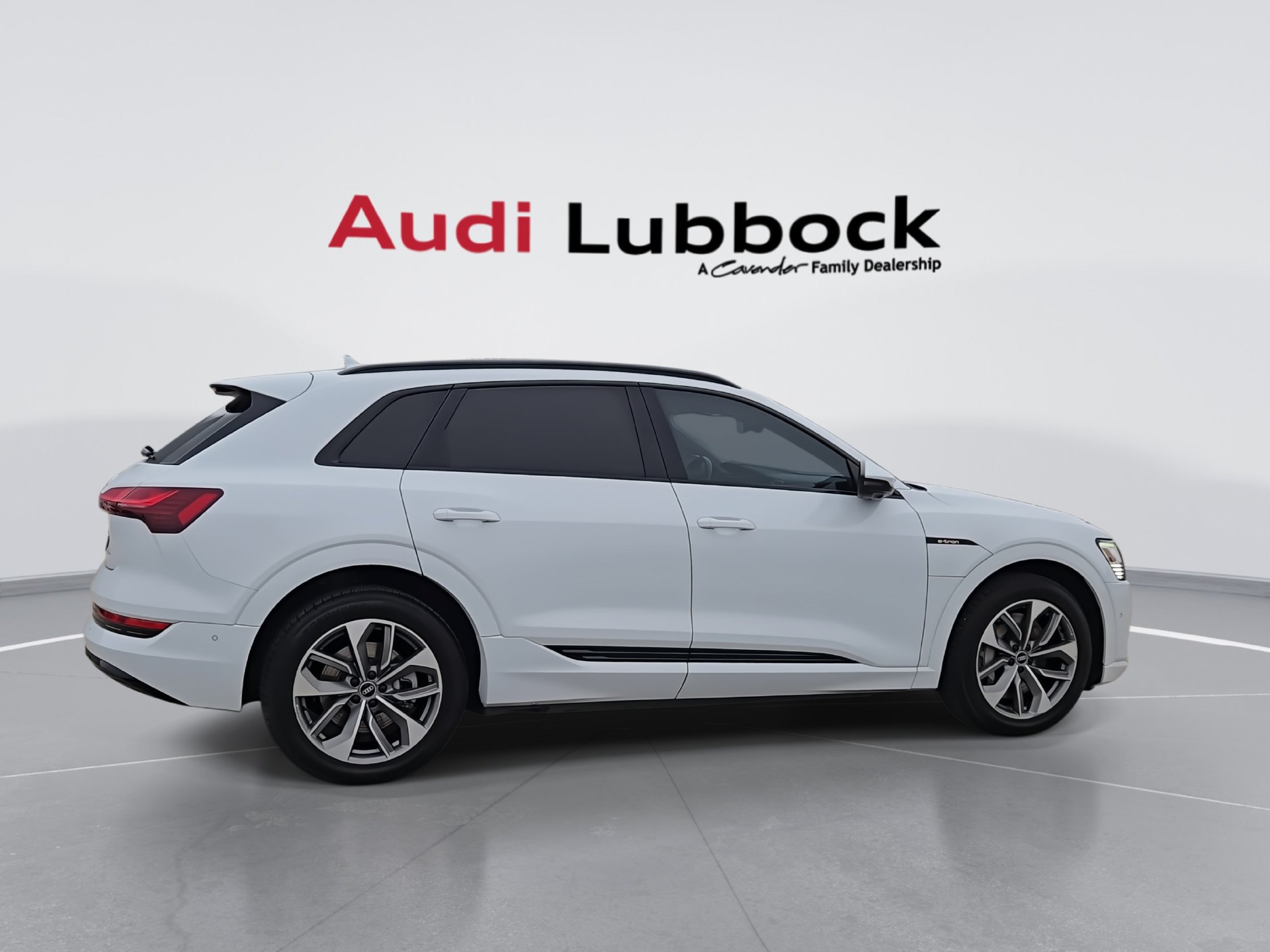 Used 2021 Audi e-tron Premium Plus w/ Premium Plus Package AWD/4WD image 9
