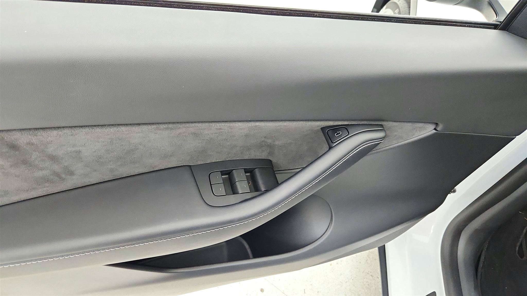 Used 2022 Tesla Model Y Long Range AWD/4WD image 21