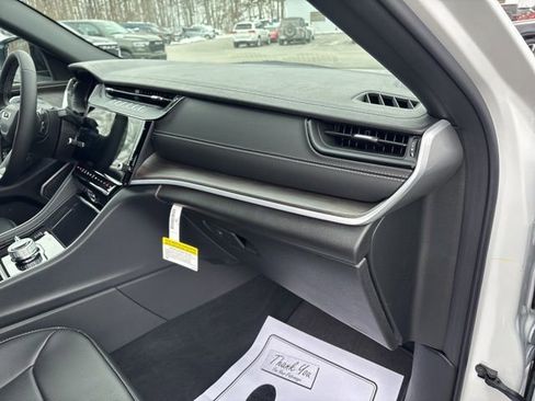 New 2026 Jeep Grand Cherokee Limited image 22