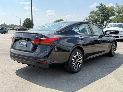 Used 2024 Nissan Altima 2.5 SV FWD image 7