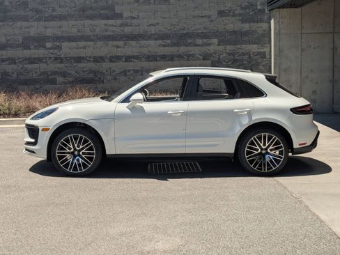 New 2026 Porsche Macan AWD/4WD image 2