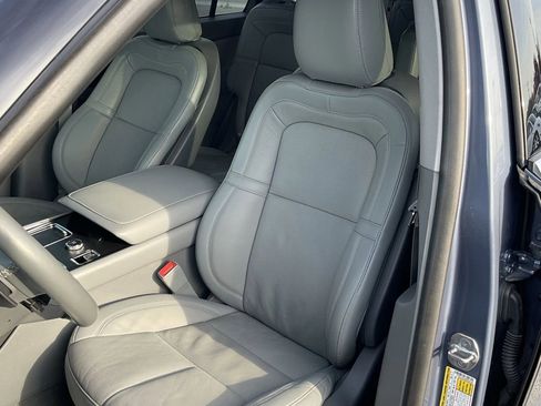 Used 2021 Lincoln Aviator Reserve w/ Elements Package Plus RWD image 6