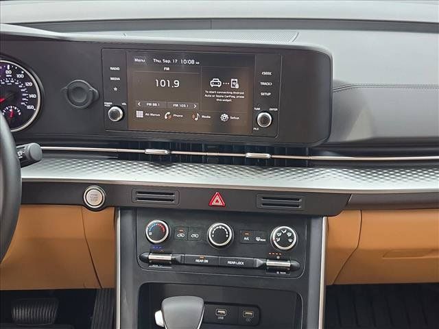Used 2024 Kia Carnival LX FWD image 14