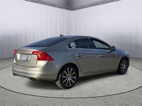 Used 2016 Volvo S60 T5 Premier image 8