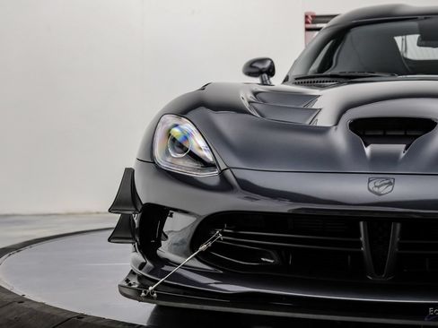 Used 2017 Dodge Viper ACR w/ Extreme Aero Package RWD image 40