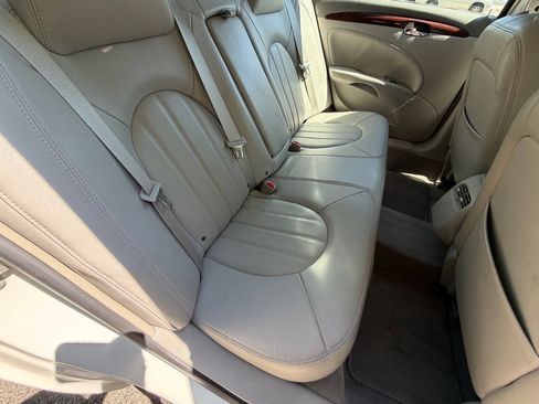 Used 2009 Buick Lucerne CXL FWD image 11
