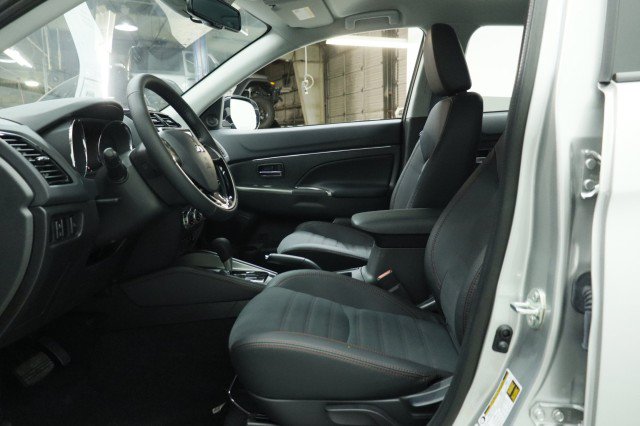 New 2027 Mitsubishi Outlander Sport SE FWD image 6