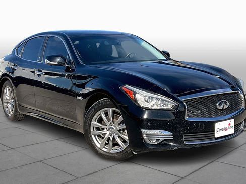 Used 2015 INFINITI Q70 Hybrid w/ Deluxe Touring Package image 2