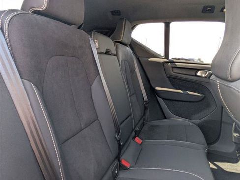 Used 2023 Volvo XC40 B5 Plus w/ Protection Package Premier AWD/4WD image 23