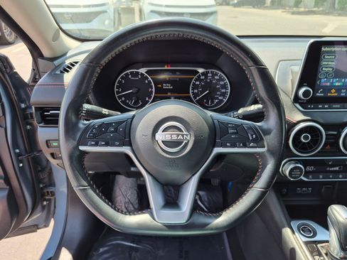 Used 2024 Nissan Sentra SR FWD image 17