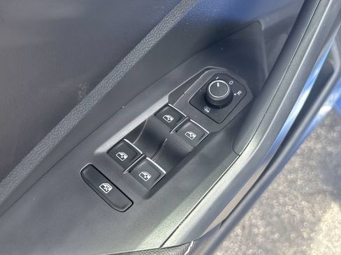 Used 2023 Volkswagen Jetta SE FWD image 11