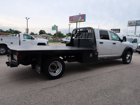 Used 2024 RAM 5500 Tradesman w/ Chrome Appearance Group AWD/4WD image 4