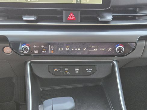 New 2026 Kia Carnival FWD image 16