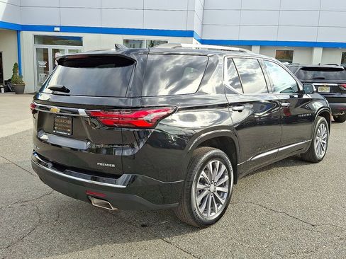 Used 2023 Chevrolet Traverse Premier image 8