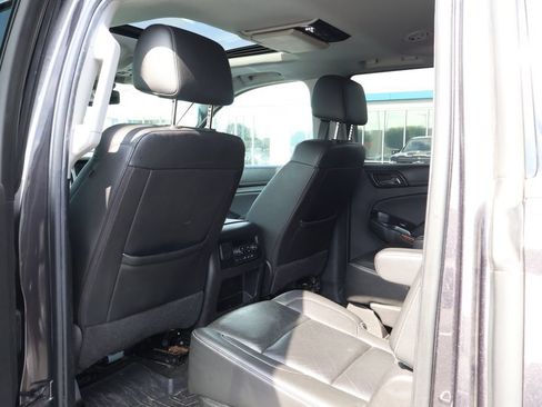 Used 2017 Chevrolet Suburban Premier AWD/4WD image 36