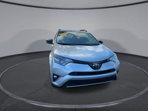 Used 2018 Toyota RAV4 XLE image 4
