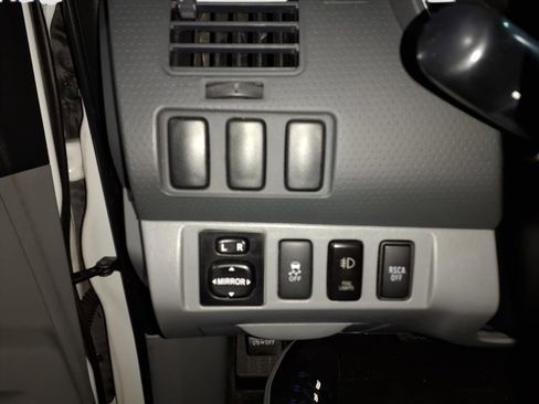 Used 2014 Toyota Tacoma 4x4 Access Cab image 22