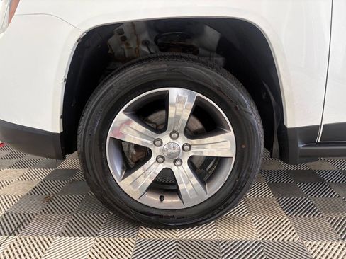 Used 2017 Jeep Compass High Altitude image 28