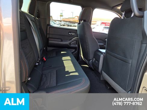 Used 2025 Nissan Frontier PRO-4X AWD/4WD image 12