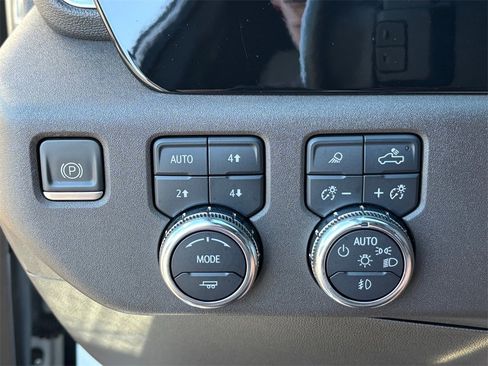 Certified 2023 GMC Sierra 1500 SLT image 26