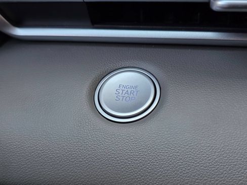 Used 2026 Hyundai Elantra Hybrid FWD image 23