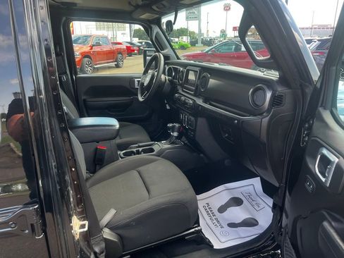 Used 2024 Jeep Wrangler Unlimited Rubicon 4xe image 44