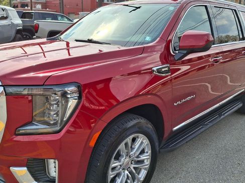 Used 2021 GMC Yukon XL SLT AWD/4WD image 3