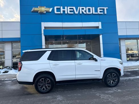 Used 2022 Chevrolet Tahoe Z71 w/ Z71 Off-Road Package image 12